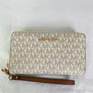 Michael Kors Jet Set Travel Vanilla MK Signature Large Flat MF Phone Case Wallet